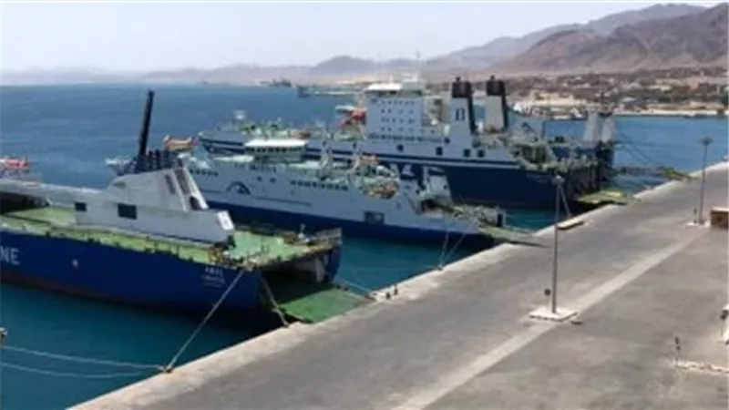الحوثيون تستهدف ناقلة نفط سعودية بصاروخ باليستي في البحر الأحمر