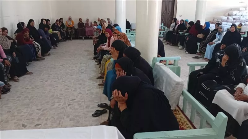 مجمع اعلام قنا وصحة الحيوان يناقشان الأمراض الشائعة في تربية الدواجن 