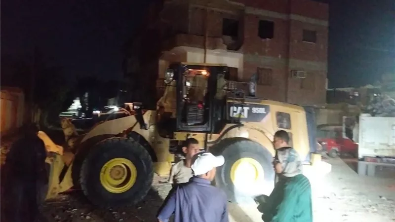 حي فيصل بالسويس ينفذ حملات مسائية مكثفة بالحرفيين ومكة لرفع كفاءة الخدمات