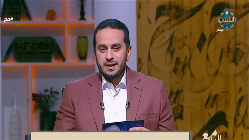 لماذا قرن النبي إكرام كبار السن بتعظيم الله؟.. مصطفى ثابت يوضح