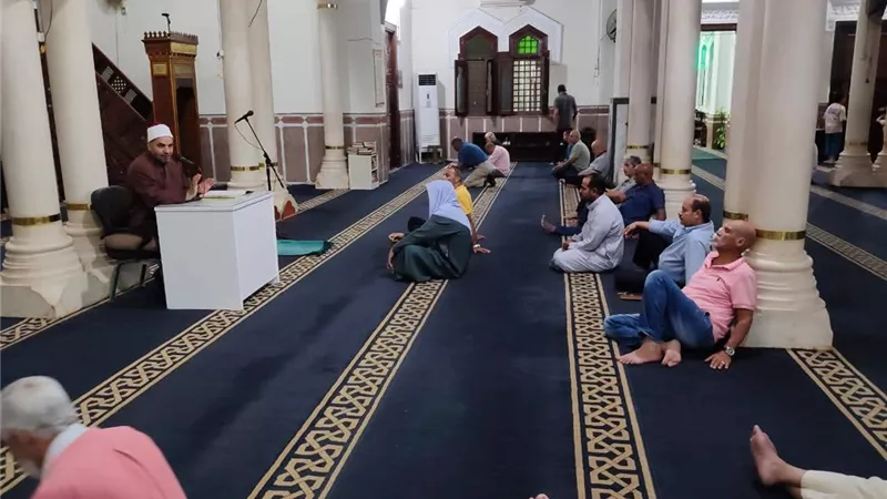 أوقاف السويس تنظم مجالس الفقه لتعزيز الوعي الديني وترسيخ قيم الرحمة التربية