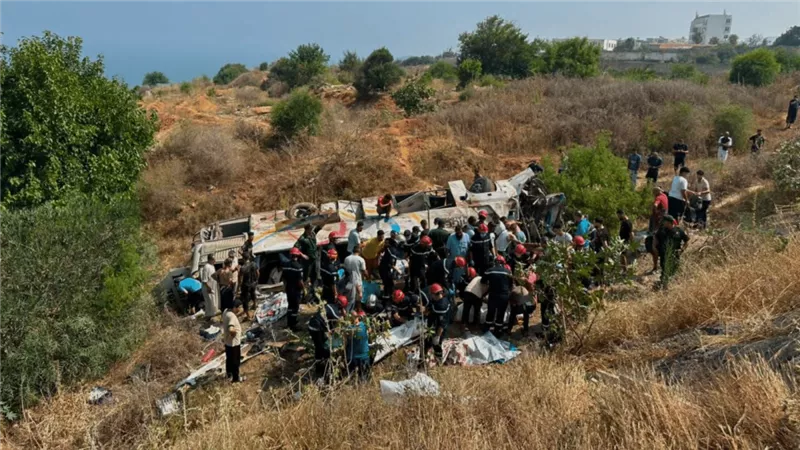 كارثة على طرق الجزائر.. مصرع 25 شخصا وإصابة 44 في انقلاب حافلة بولاية بومرداس