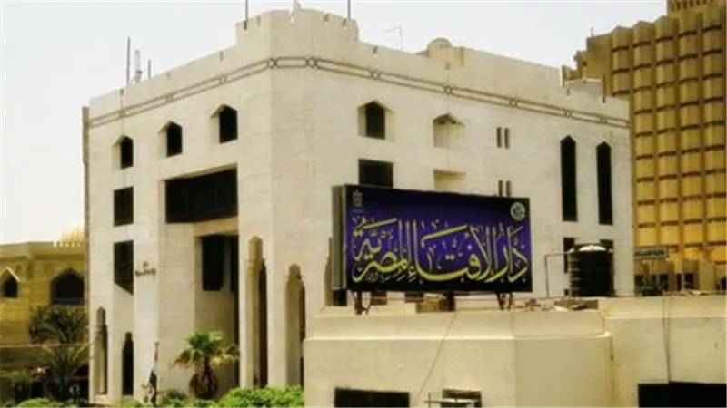 كيف تُزيل همومك وتُغفر ذنوبك بالصلاة على النبي؟.. أمين الفتوى يجيب