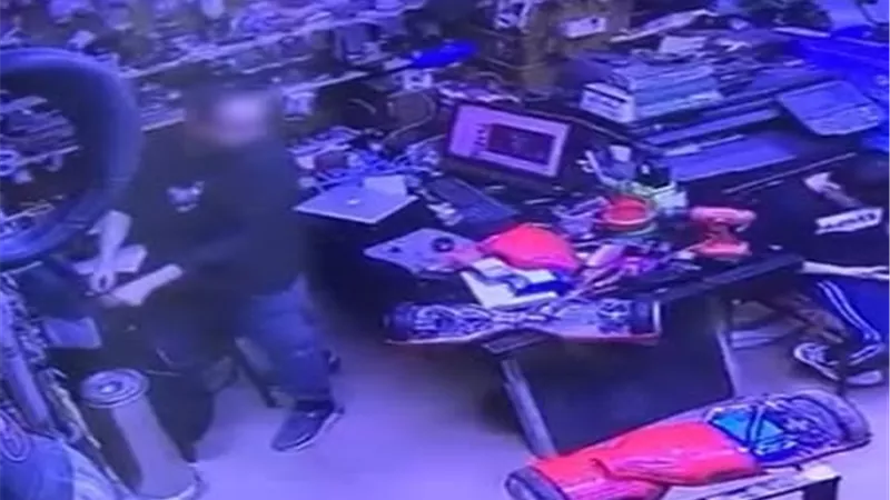 سرقة علنية في الجيزة.. فيديو يكشف الجاني وضبطه في أقل من 24 ساعة