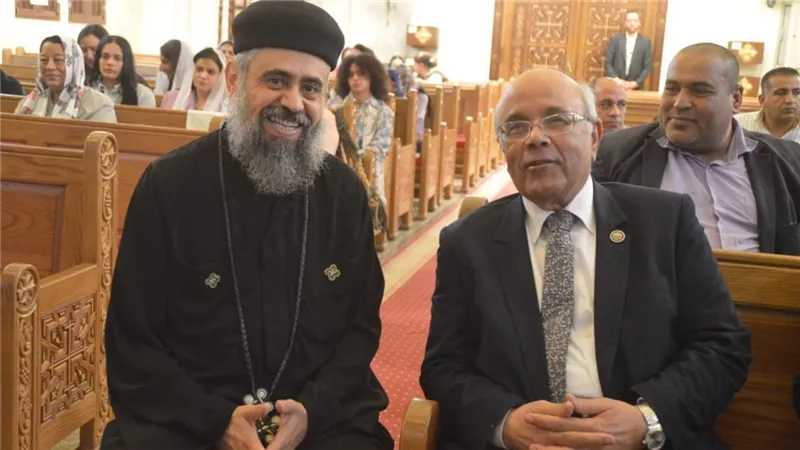 رئيس الغرفة التجارية بالقليوبية يهنئ الأقباط بعيد القيامة المجيد 