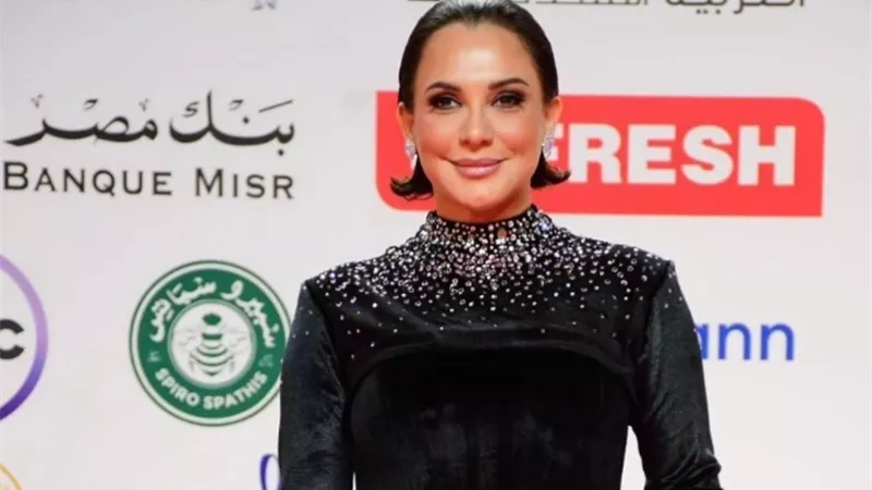 سلاف فواخرجي تشكر هؤلاء بعد قرار شطبها من نقابة الفنانين السوريين