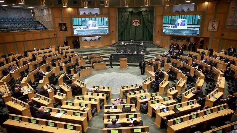 البرلمان الأردني يشهد جلسة حافلة بالتوترات السياسية على خلفية خلية الأخوان