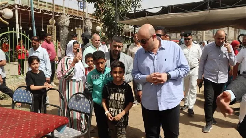 'غنيم ' يستعرض مطالب المواطنين بزيارته للحدائق والمتنزهات باحتفالات شم النسيم 