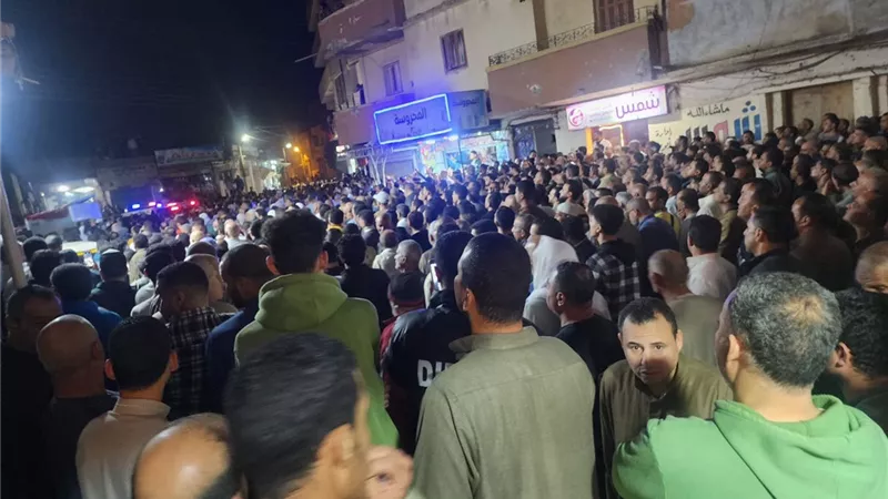 الآلاف يشيعون ضحايا حادث تصادم طريق العدالة في البحيرة |صور