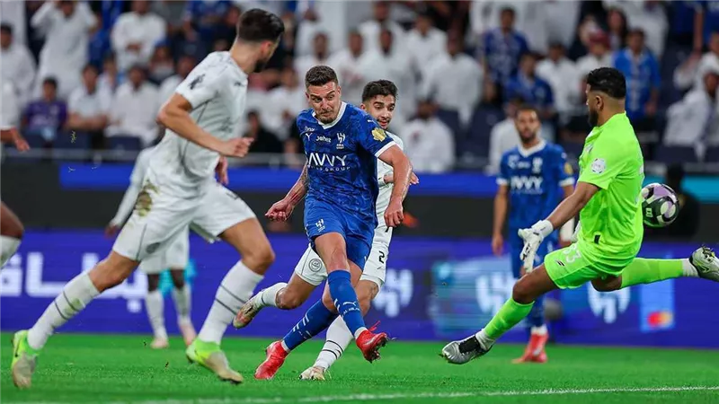 دوري روشن.. الهلال يسقط في مصيدة الشباب ويفشل في الضغط على الاتحاد
