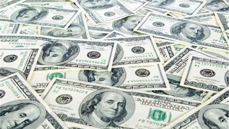 تحويلات المصريين بالخارج رمانة الميزان للعملة الصعبة في السوق المحلي 
