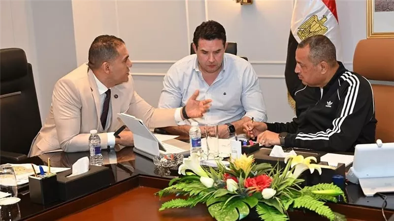 محافظ جنوب سيناء يبحث مع رجل أعمال إيطالي سبل دعم السياحة 
