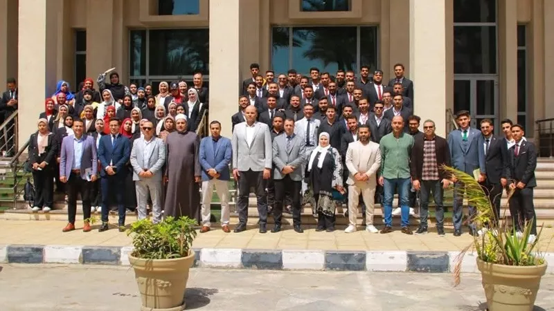 زيارات ميدانية لطلاب جامعة بنى سويف لمركز المعلومات 