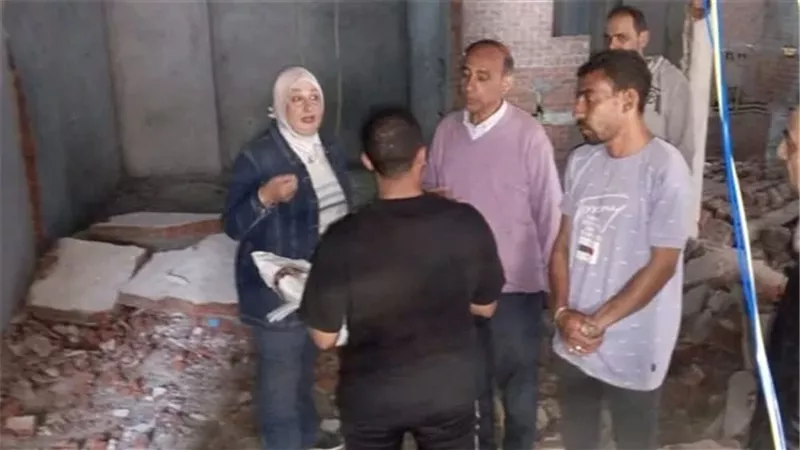 انهيار سور على غرفة كهرباء بالإسكندرية.. وإزالة 7 أدوار مخالفة بالمبنى