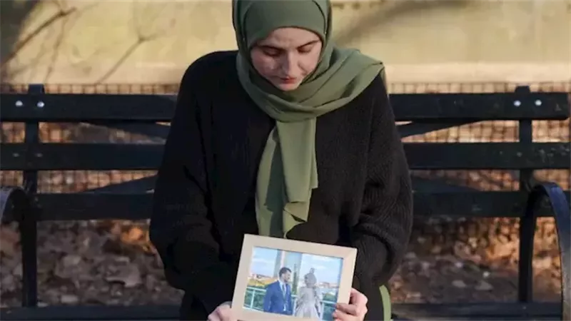زوجة الفلسطيني المحتجز : الهجرة الأمريكية رفضت حضور زوجي ولادة طفلنا الأول
