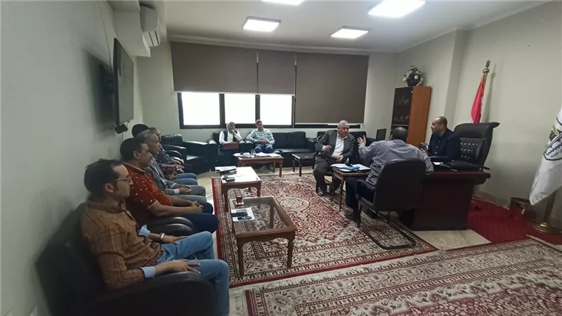 علام يبحث مقترح برفع كفاءة طريق موازي لطريق السادات بمنطقة محي الدين ببنى سويف