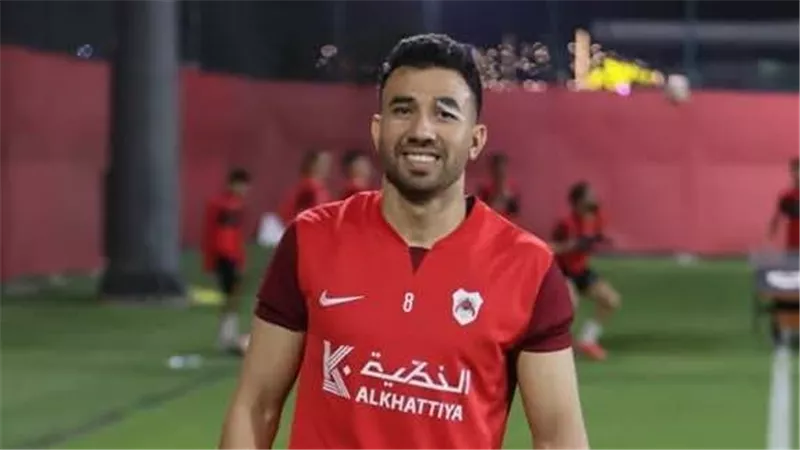 بلاصق على عينه..تريزيجيه ينشر صور له في تدريبات الريان