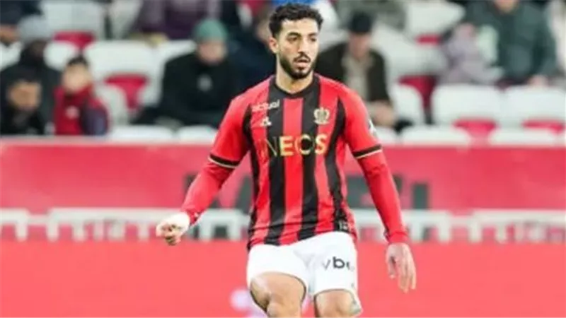 هاني أبو ريدة يطمئن على محمد عبد المنعم تليفونيا ويسهل اجراءات علاجه باسباير 