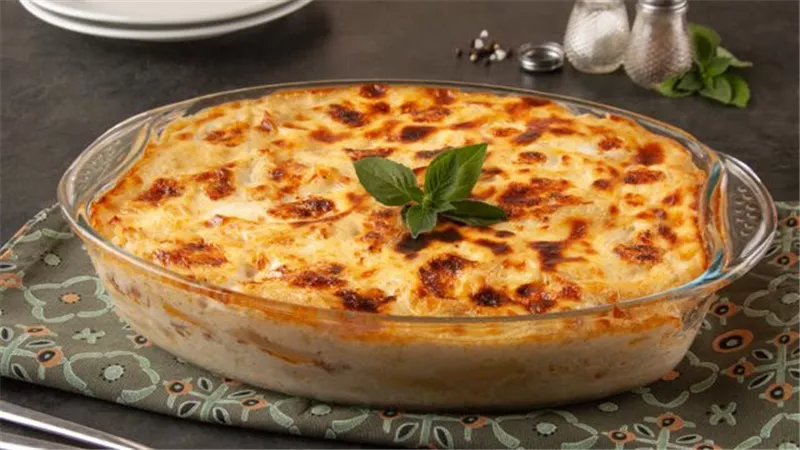طريقة عمل المكرونة بصوص البشاميل في الفرن: وصفة غنية لا تُقاوم