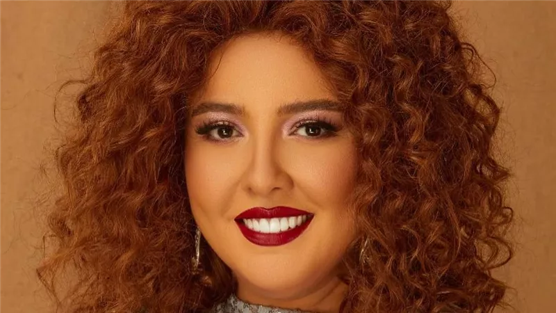 بنت الوزين عوامة..مي كساب تشارك جمهورها موهبة ابنتها الغنائية 