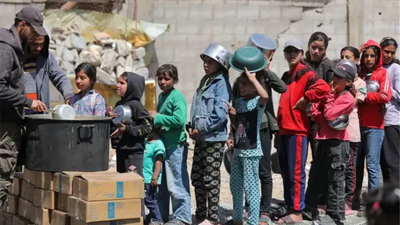ألمانيا وفرنسا وبريطانيا يحثون إسرائيل على إيصال المساعدات الإنسانية لغزة