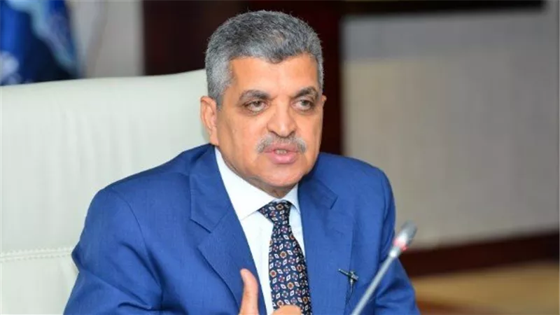 أسامة ربيع: قناة السويس أثبتت تفوقها.. ونتوقع تعافي حركة الملاحة نهاية العام