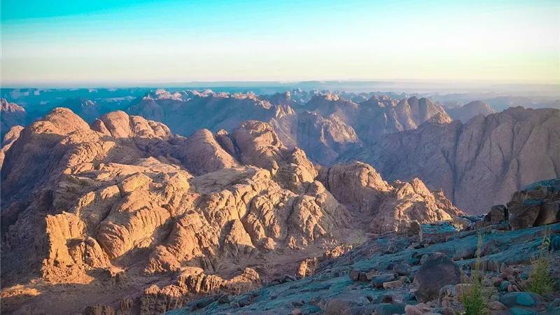 سانت كاترين تستقبل 515 سائحًا وسط أجواء خريفية معتدلة