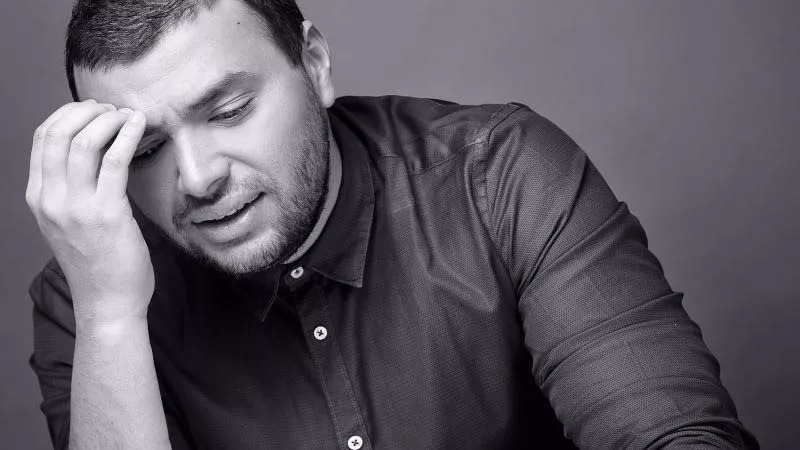 بعد وفاة والدتها بأيام.. زوجة رامي صبري تعلن تعرض نجلها لوعكة صحية 