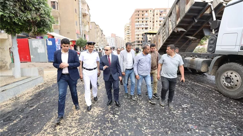  محافظ كفرالشيخ يشدد على الالتزام بالمواصفات الفنية والجدول الزمني لرصف الطرق