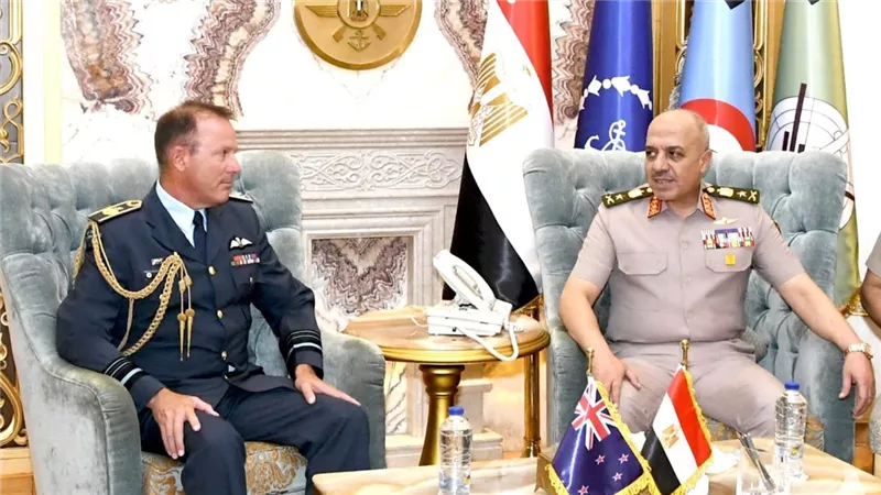 رئيس الأركان يلتقي قائد قوة دفاع نيوزيلندا