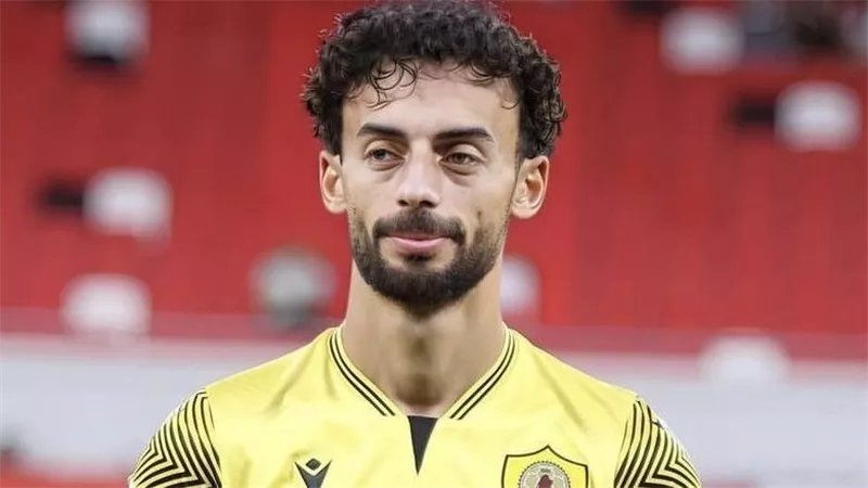 غياب شهرين.. إصابة قوية تبعد نجم الأهلي السابق أحمد عبد القادر عن الملاعب