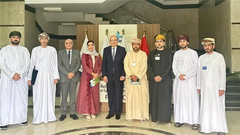 مصر وعمان تعززان التعاون الاقتصادي بوفد تجاري رفيع المستوى