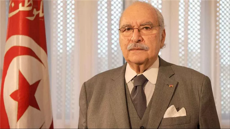 وفاة الرئيس التونسي السابق فؤاد المبزع عن عمر ناهز 92 عامًا