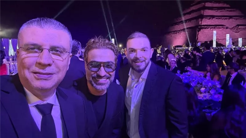 عمرو الليثي يهنئ نجله وأحمد فهمي على فيلمهما الجديد 