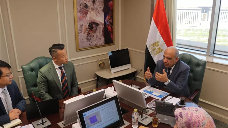 وزير الكهرباء يبحث مع مسئولي شركة ستيت جريد الصينية سبل تعزيز التعاون 
