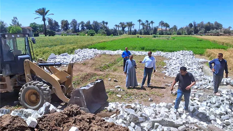 ضمن الموجة الـ 25.. إزالة 72 حالة تعد على أملاك الدولة والزراعات بسوهاج