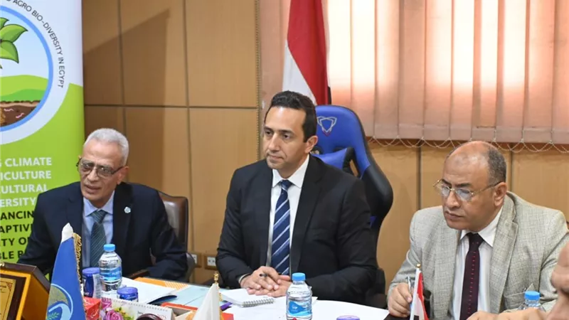 نائب محافظ البحيرة يتفقد إحدى المدارس الحقلية النموذجية بحوش عيسى