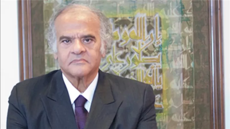 ممدوح عباس يثر الجدل بتغريدة «النعاج والنسور» 