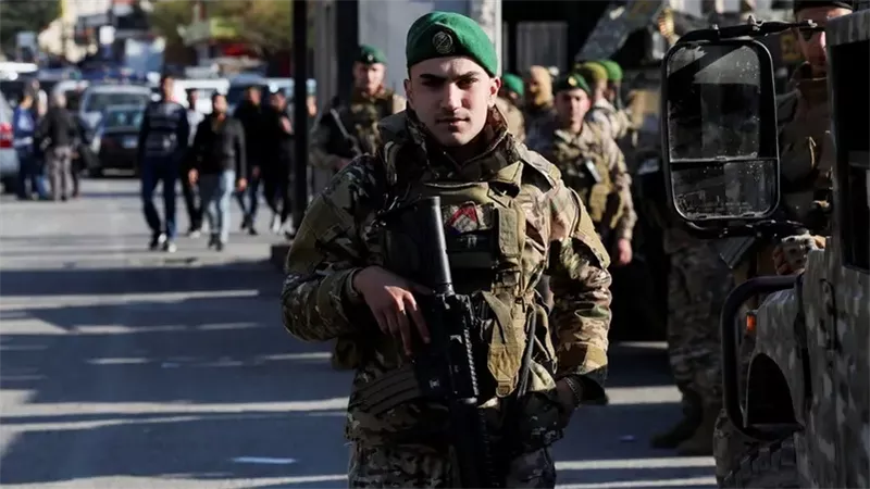 لبنان : إصابة ثمانية أشخاص في غارة بطائرة مسيرة قرب الحدود السورية