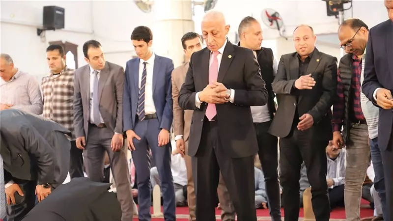 بمناسبة العيد القومي .. نقل شعائر صلاة الجمعة من شمال سيناء بحضور المحافظ 