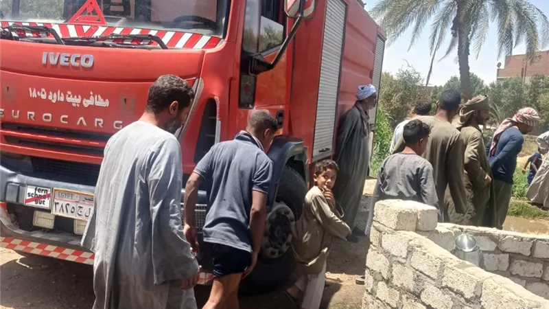التوك توك ولع.. نشوب حريق في مركبة دون خسائر بشرية بسوهاج