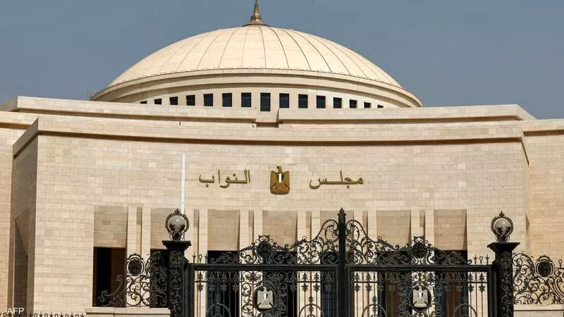 مصر تبحث تحقيق الاكتفاء الذاتى من االمواد البترولية..5 مشروعات قوانين للترخيص 
