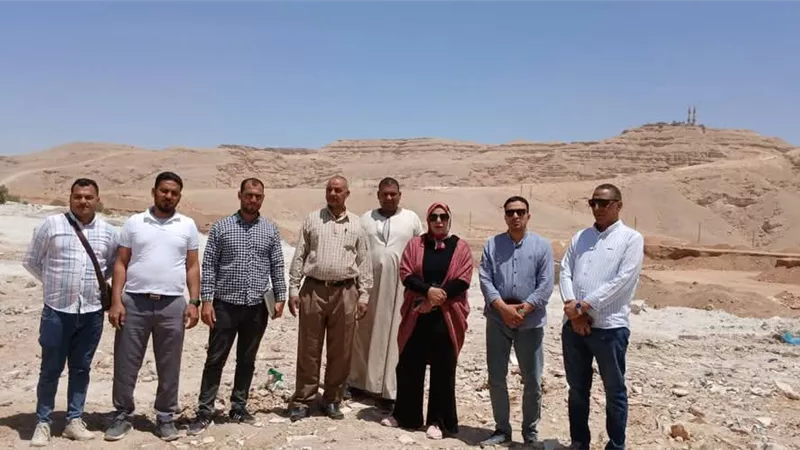 محافظ سوهاج يعلن تسليم قطعة أرض لإقامة مصنع لتجفيف البصل والثوم بحي الكوثر