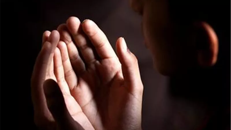 آية واحدة تجلب الرزق وتفتح لك أبواب الخير.. رددها بيقين الآن