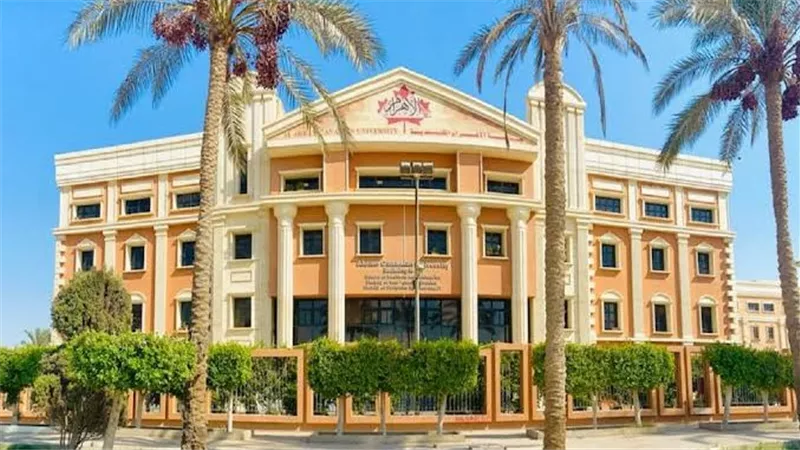 إصابة 30 طالبًا وطالبة أثناء حفل في جامعة الأهرام الكندية                    