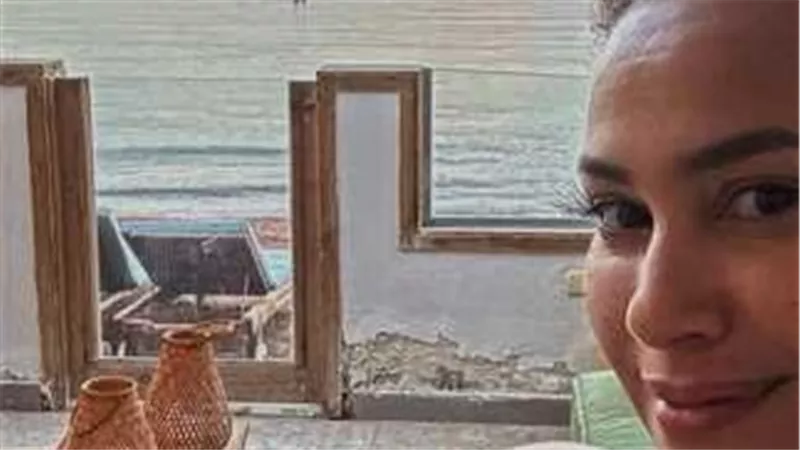 من قلب سيناء .. هند صبري تحتفل بذكرى للتحرير : المكان اللي برتاح فيه 