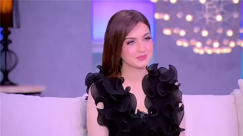 «تربي دولابك مش هتخسيّ».. ياسمين عز تنصح السيدات بالتخلص من الملابس القديمة