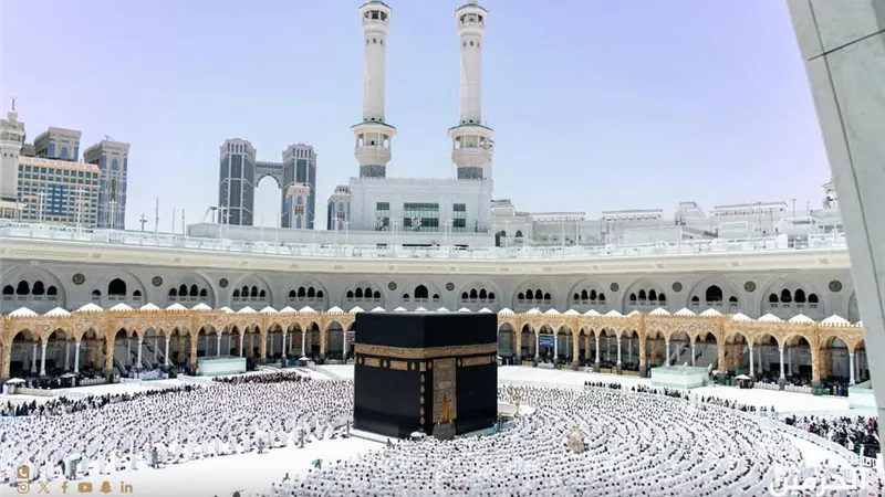 خلال عام.. أكثر من 13 مليون زائر للصلاة فى الروضة الشريفة  