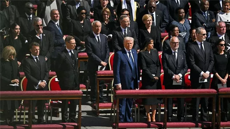 250 ألف شخص حضروا جنازة البابا فرنسيس وكلمات مؤثرة في مراسم التأبين