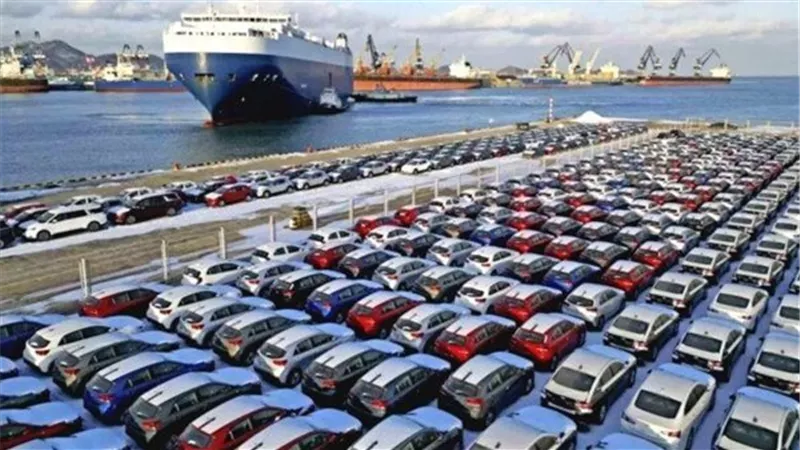أزمة سيارات المغتربين تثير الجدل.. تحويل 300 مليون دولار دون موافقات استيرادية